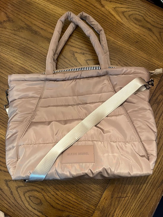 Alexis Bendel Handbags - Alexis Bendel Blush Tan Quilted Tote with‎ Adjustable Strap, NWOT